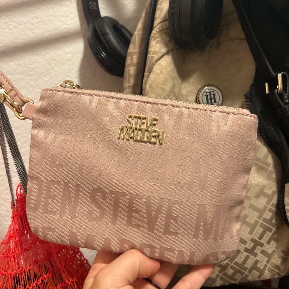 Steve Madden Blush Pink Wristlet